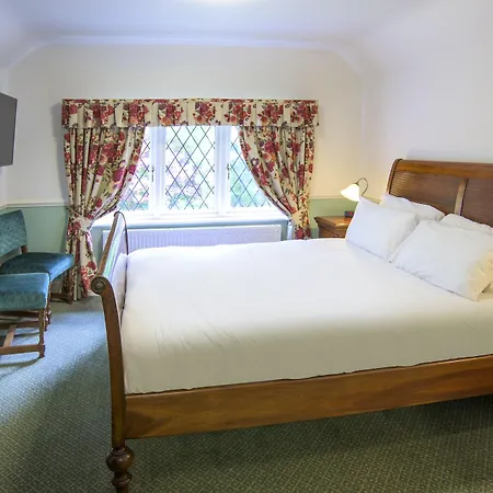 Newby Bridge Hotel Отель Ньюбай Бридж