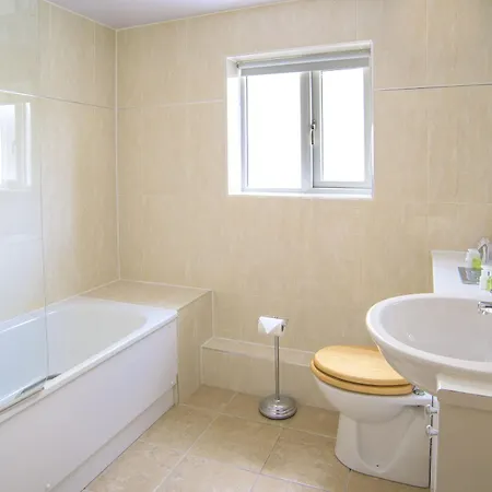 Newby Bridge Hotel Отель