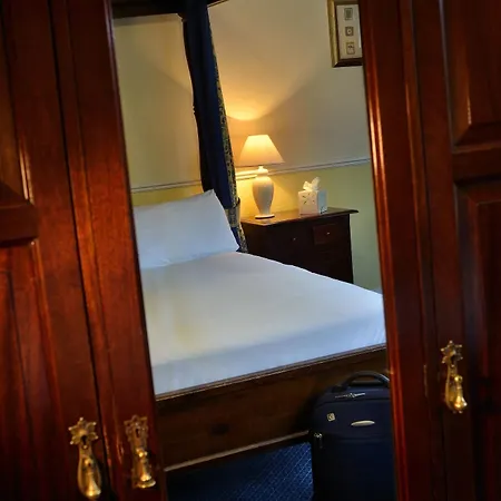 Отель Newby Bridge Hotel 3*