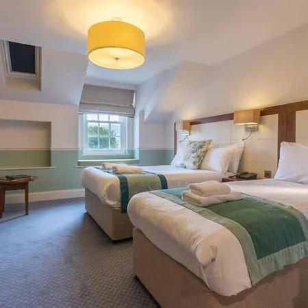 Newby Bridge Hotel Отель