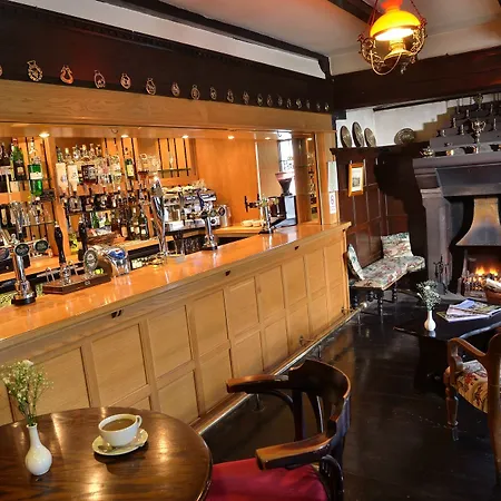 Newby Bridge Hotel Отель Ньюбай Бридж