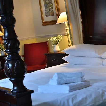 Отель Newby Bridge Hotel 3*